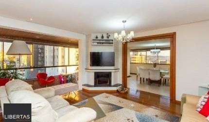Vende-se luxuosa cobertura 329m² com 3 suítes e 3 vagas de garagem no Petrópolis