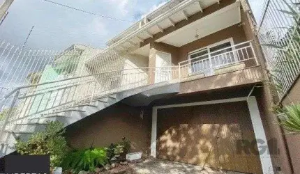 Vende-se belo sobrado com 3 quartos com suíte e 3 vagas cobertas - 182m² - Vila Ipiranga