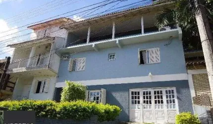 Casa Condominio para Venda - 235m², 3 dormitórios, sendo 1 suites, 2 vagas - Guarujá