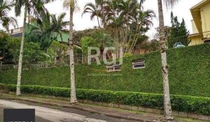 Casa para Venda - 741m², 5 dormitórios, sendo 3 suites, 9 vagas - Espirito Santo