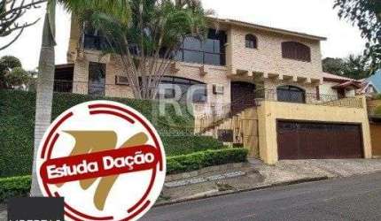 Casa para Venda - 741m², 5 dormitórios, sendo 3 suites, 9 vagas - Espirito Santo