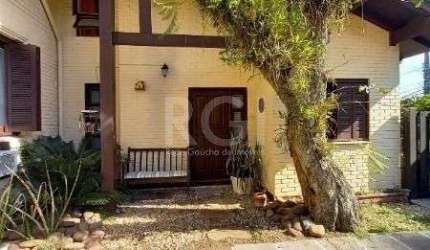 Casa para Venda - 683.64m², 4 dormitórios, sendo 3 suites, 6 vagas - Tristeza