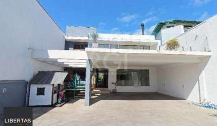Casa para Venda - 400m², 4 dormitórios, sendo 2 suites, 4 vagas - Guarujá