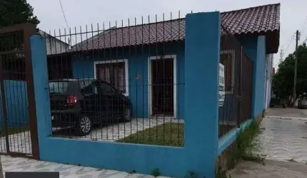 Casa em Porto Alegre, no bairro Hípica, com 2 dormitório(s), e 2 banheiros, à venda.
