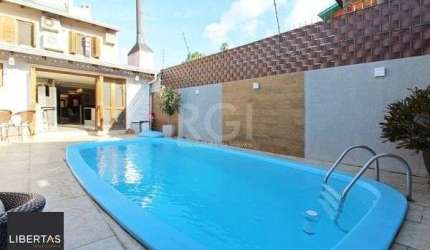 Casa em Porto Alegre, no bairro Ipanema, com 4 dormitório(s), e 4 banheiros, à venda.