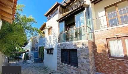 Casa Condominio em Porto Alegre, no bairro Ipanema, com 3 dormitório(s), e 3 banheiros, à venda.