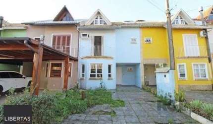 Casa Condominio em Porto Alegre, no bairro Guarujá, com 3 dormitório(s), e 3 banheiros, à venda.