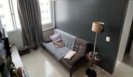 Apartamento em Porto Alegre, no bairro Cristal, com 2 dormitório(s), e 2 banheiros, à venda.