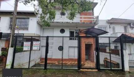 Apartamento JK em Porto Alegre, no bairro Medianeira, com 1 dormitório(s), e 1 banheiros, à venda.