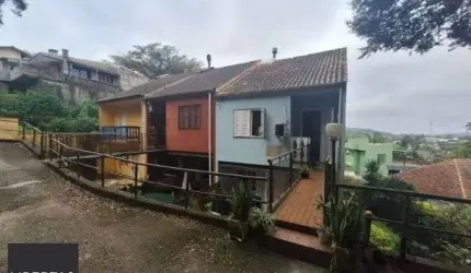 Casa Condominio em Porto Alegre, no bairro Espírito Santo, com 3 dormitório(s), e 3 banheiros, à venda.