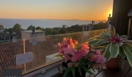 Casa Condominio em Porto Alegre, no bairro Tristeza, com 3 dormitório(s), e 3 banheiros, à venda.