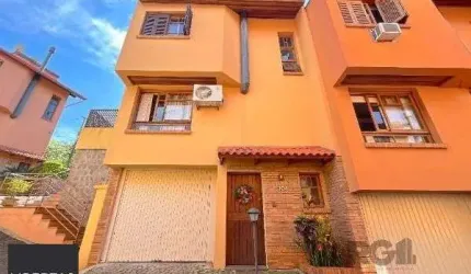 Casa Condominio em Porto Alegre, no bairro Espírito Santo, com 3 dormitório(s), e 3 banheiros, à venda.