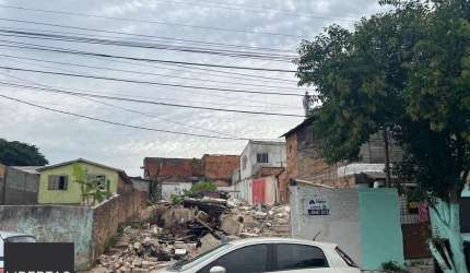 Terreno 9,9 X 33 no bairro Partenon