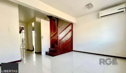 Sobrado em condomínio no Sarandi com 3 quartos e 1 vaga