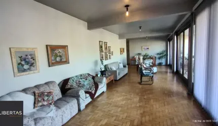Apartamento de 4 dormitórios, 2 suítes, sacada, living para 2 ambientes bem amplo.
