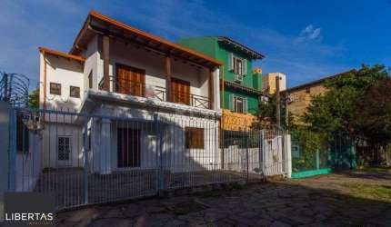 Casa para Venda - 277.24m², 3 dormitórios, sendo 1 suites, 3 vagas - Camaquã