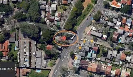 Terreno em Porto Alegre, no bairro Guarujá, à venda.