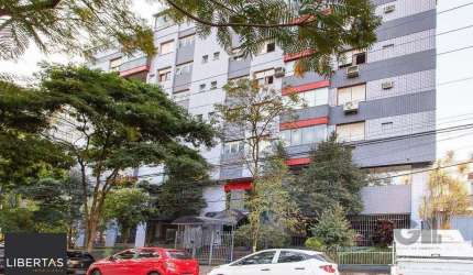 Cobertura duplex no bairro Auxiliadora de 2 dormitórios  2 vagas e terraço