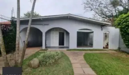 Casa 3 Dormitórios com Piscina à Venda no Guarujá – Zona Sul de Porto Alegre