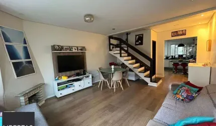 Casa triplex em condomínio no Ecoville com 2 suítes