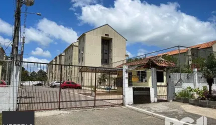 Apatamento com 2 dormitório em condomínio fechado.