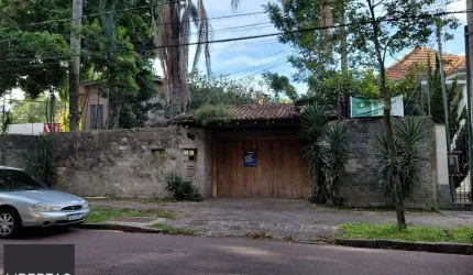 Ampla casa com pátio Bairro Teresópolis