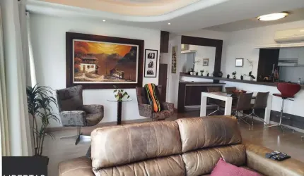 Apartamento Venda  03 dormitórios, transformado em 2 com living extendido.
