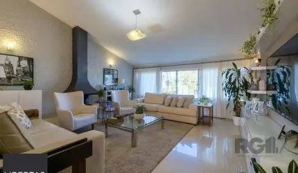 CASA TÉRREA REFORMADA, 3 QUARTOS, SUITE, PÁTIO - BAIRRO CRISTAL