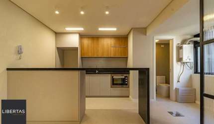 Apartamento a venda no bairro Auxliadora dois dormitórios, totalmente reformado.