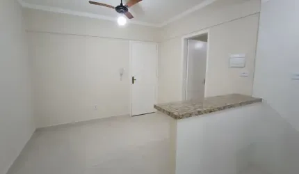UM DORRMITÓRIO TOTALMENTE REFORMADO NA PONTA DA PRAIA EM SANTOS