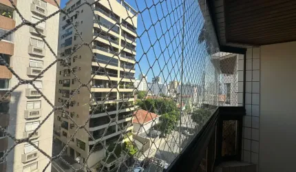 3 DORMITÓRIOS 2 VAGAS em localização PRIVILEGIADA na PONTA DA PRAIA