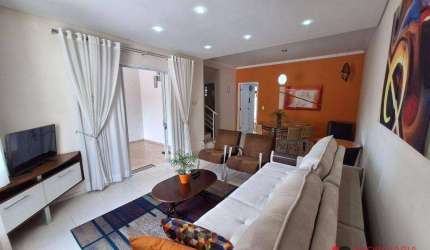 Casa com 3 dormitórios à venda, 136 m² por R$ 760.000,00 - Bom Retiro - Joinville/SC