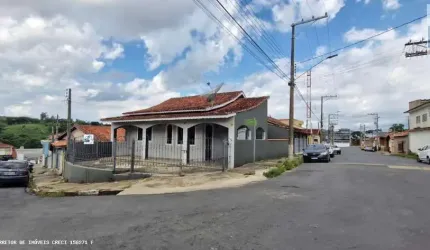 Casa para Venda em Pinhalzinho, Centro, 2 dormitórios, 1 banheiro, 1 vaga