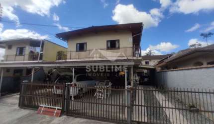 Sobrado no Bairro Costa e Silva com Suíte