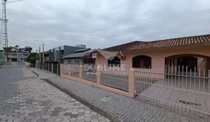 Casa no Bairro Floresta com Suíte