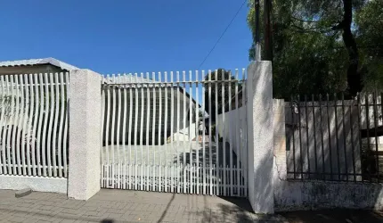 Casa de fundos para locação no Centro de Cascavel