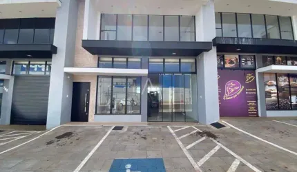 Sala comercial superior para locação no Periolo em Cascavel.