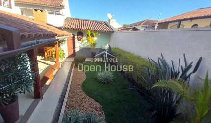 Belíssima Casa à venda de 7 Quartos, Sendo 3 Suítes, no Jardim Normandia, Volta Redonda, RJ (Oportu
