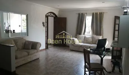 Apartamento dos Sonhos: 3 Quartos e Conforto na Colina - Ideal para Sua Família!