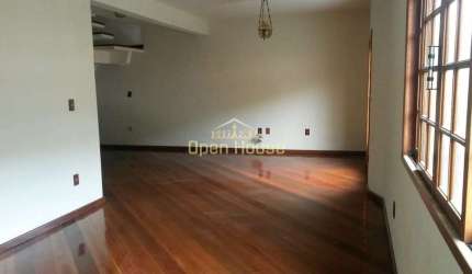 Oportunidade imperdível! Vendo Casa com 4 Quartos (1 suíte), Área Gourmet e Piscina na Morada Granj