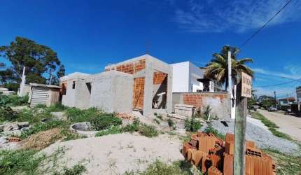 Casa com 2 quartos à venda na Rua Geraldo Cardoso Moraes, 000, Jardim Campomar, Rio das Ostras por R$ 350.000