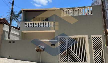 Casa p/ Venda (Sobrado) c/ 4 Dorms, 3 Salas, 2 Cozinhas, WC, Garagem Coberta, Quintal - Vila Galvão/Horto Florestal - Jundiaí/SP (Prox. Maxi Shopping)