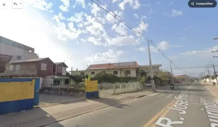 Casa com 4 imóveis mais espaço frente