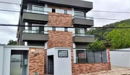 Apartamento com 3 quartos à venda na Rua Treze de Maio, 194, Iririú, Joinville por R$ 395.000