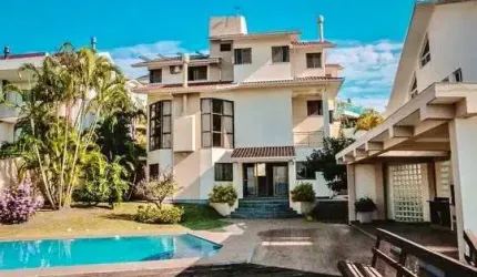 SEJA DONNO DESSA CASA NO BOSQUE DAS MANSÕES