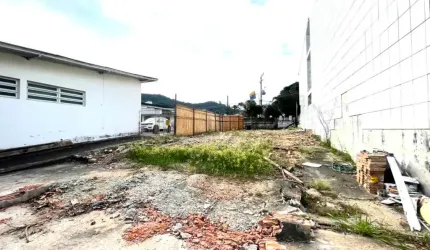 SEJA DONNO DESSE TERRENO NO SACO DOS LIMÕES