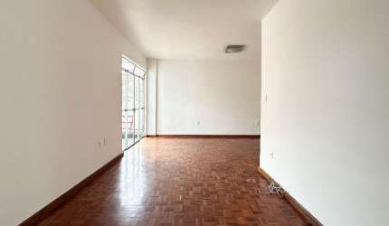 Oportunidade!!! Aártamento bem localizado no bairro São Mateus, perto de tudo!