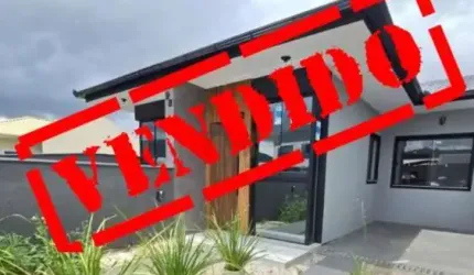 Casa com 2 quartos à venda na Avenida Paulo Roberto Vidal, 989, Bela Vista, Palhoça por R$ 330.000
