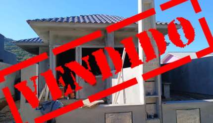 Casa com 2 quartos à venda na Travessa dos Cardeais, 9863, Forquilhas, São José por R$ 310.000