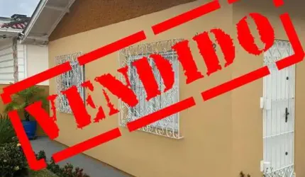 Casa com 3 quartos à venda na Rua Hélio Estefano Becker, 32, Real Parque, São José por R$ 650.000